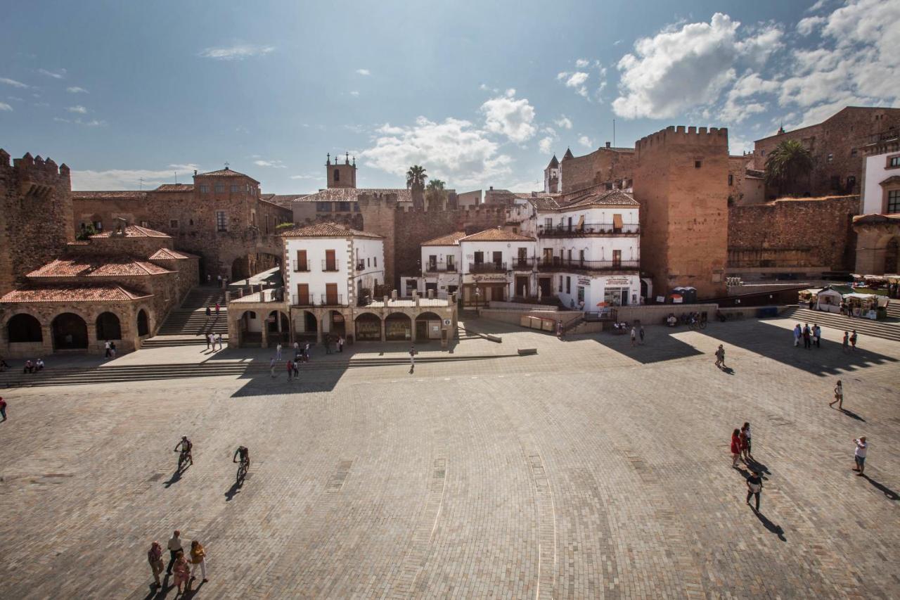 Apartamentos Soho Boutique Plaza Mayor Cáceres Exterior photo