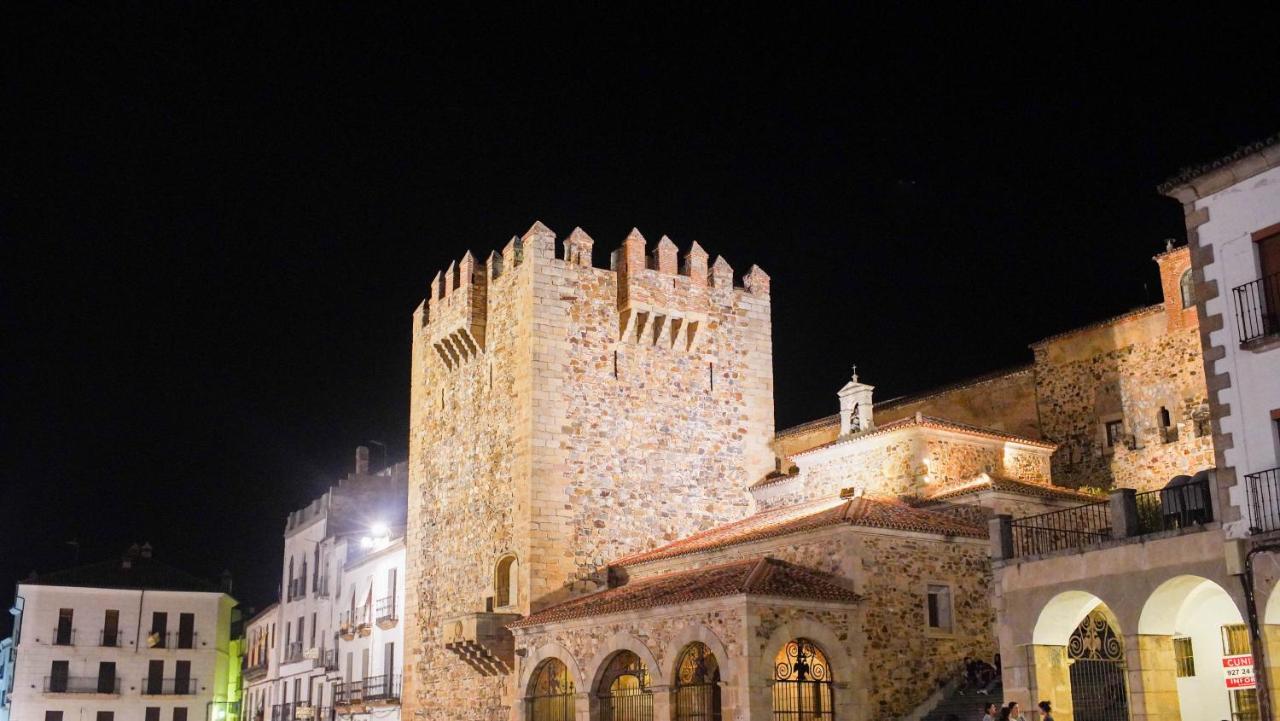 Apartamentos Soho Boutique Plaza Mayor Cáceres Exterior photo