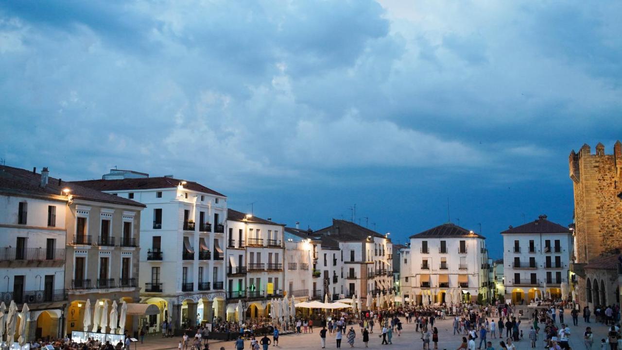 Apartamentos Soho Boutique Plaza Mayor Cáceres Exterior photo