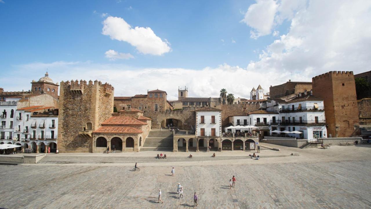Apartamentos Soho Boutique Plaza Mayor Cáceres Exterior photo