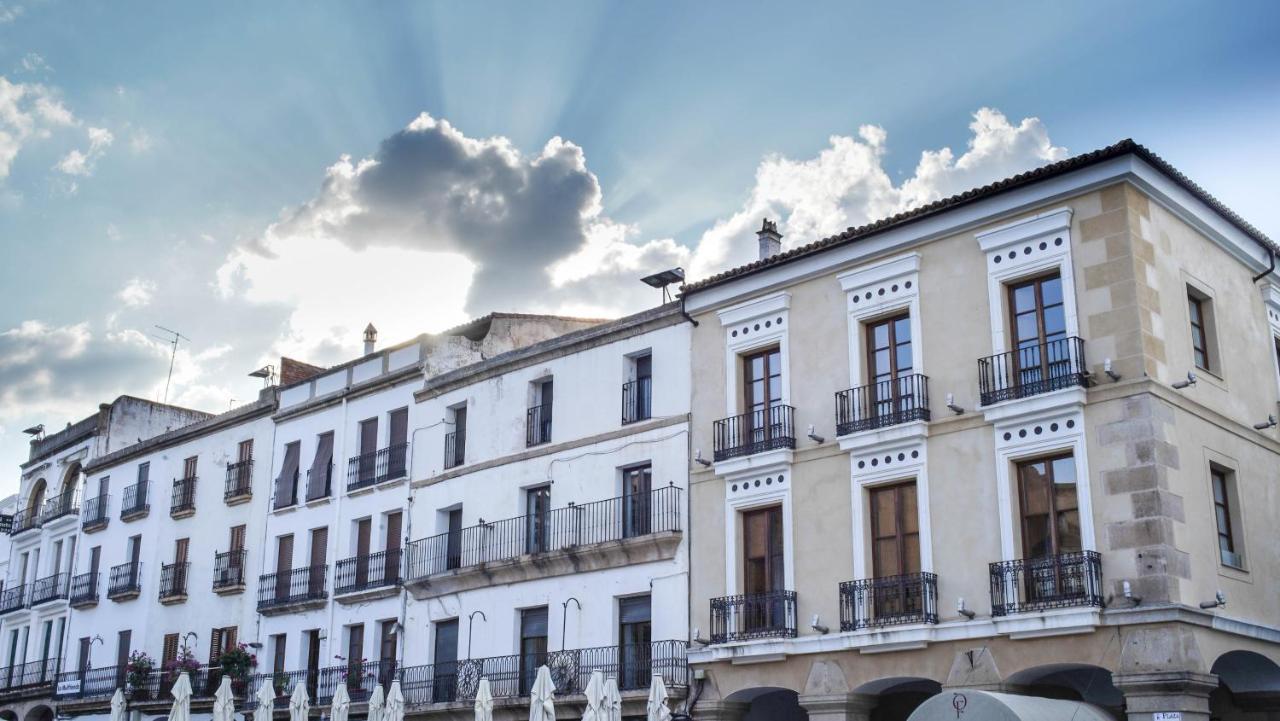 Apartamentos Soho Boutique Plaza Mayor Cáceres Exterior photo
