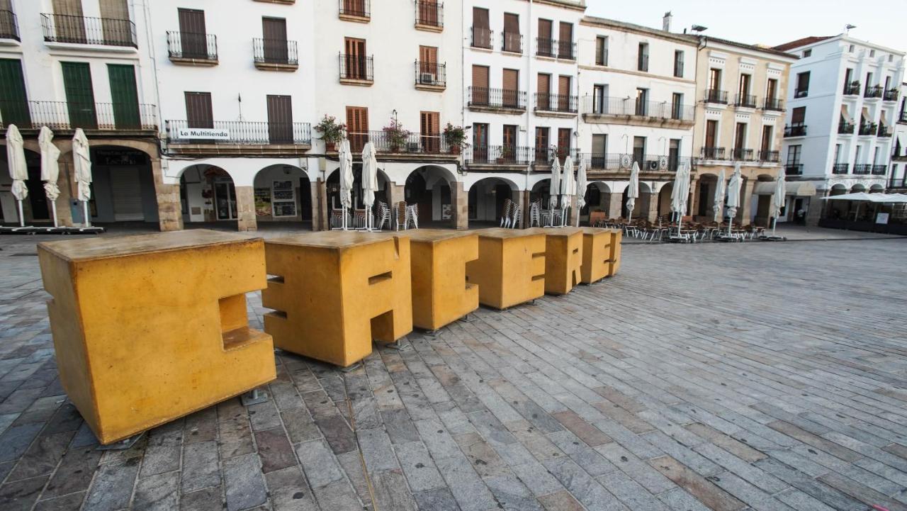Apartamentos Soho Boutique Plaza Mayor Cáceres Exterior photo